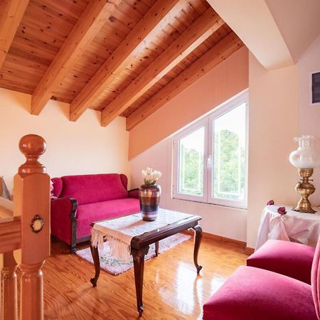 Neromilos Harmony - Roussis Residence Bagian luar foto