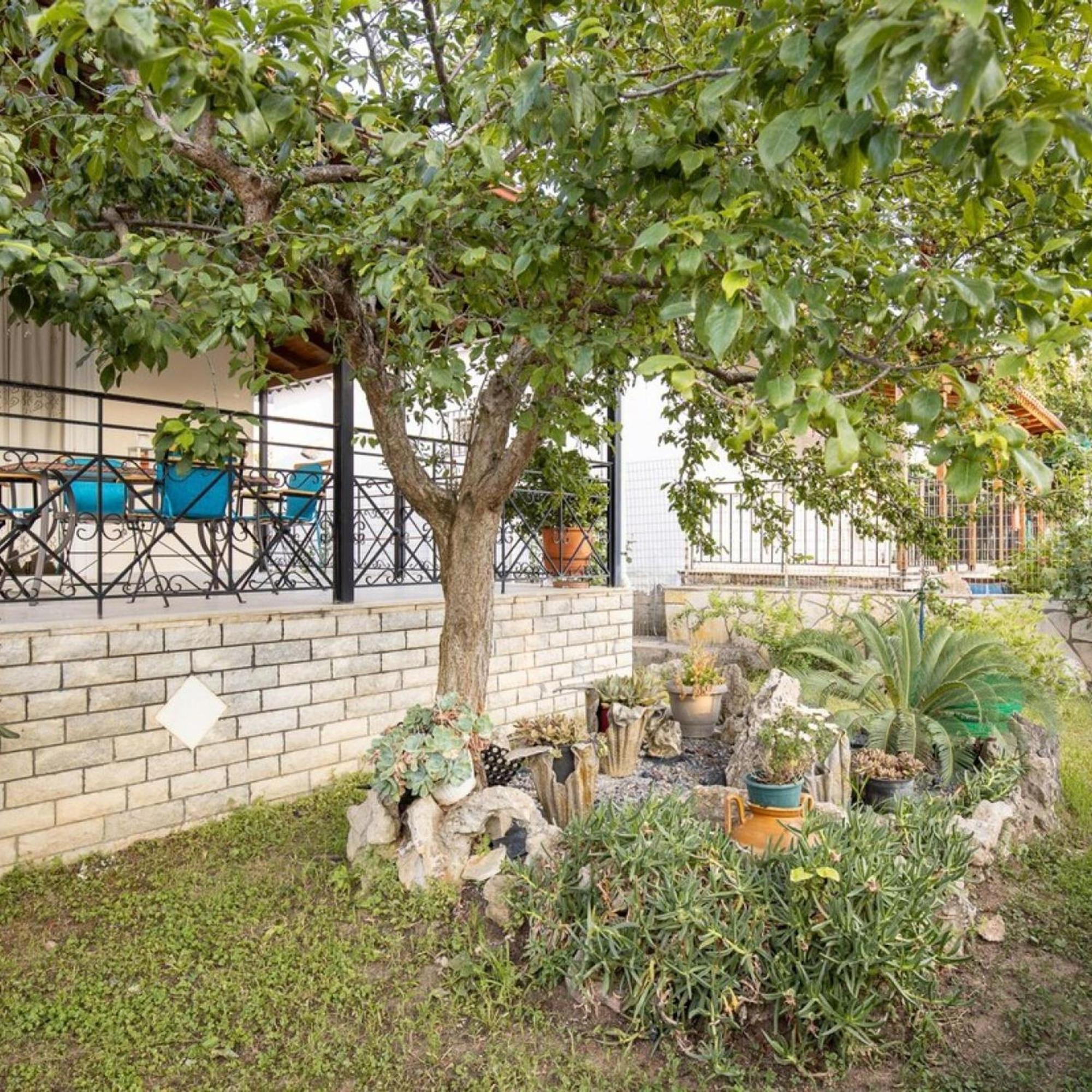 Neromilos Harmony - Roussis Residence Bagian luar foto